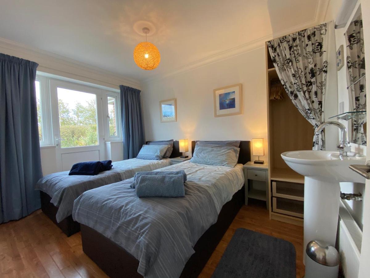 Bayview Self-Catering Coastal Bungalow In Rural West Wight Фрешуотър Екстериор снимка